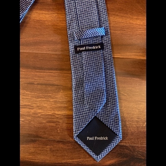 🍁SALE🍁PAUL FREDRICK Blue 100% Silk Geometric Pattern Necktie - Picture 3 of 9